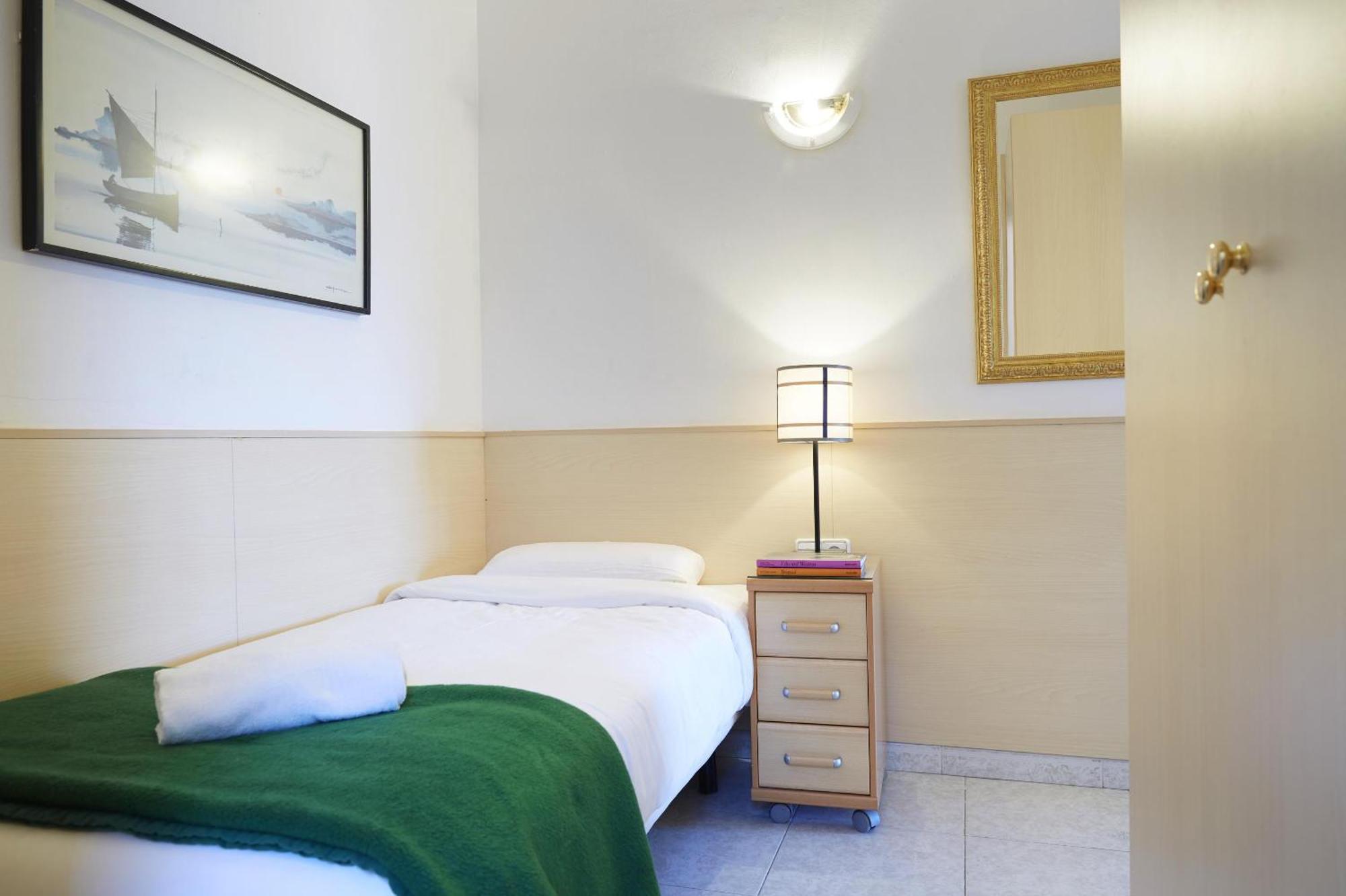 Apartamentos Calvet Barcelona Exterior foto
